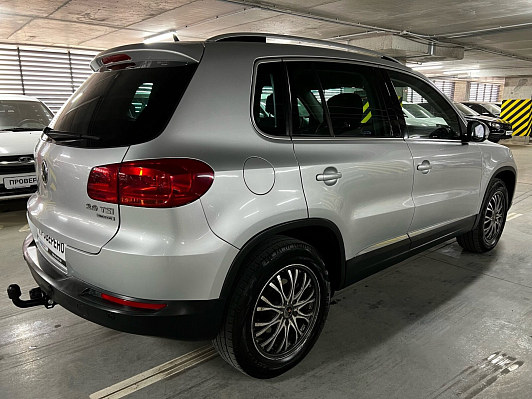 Volkswagen Tiguan Adventure, 2011 года, пробег 115000 км