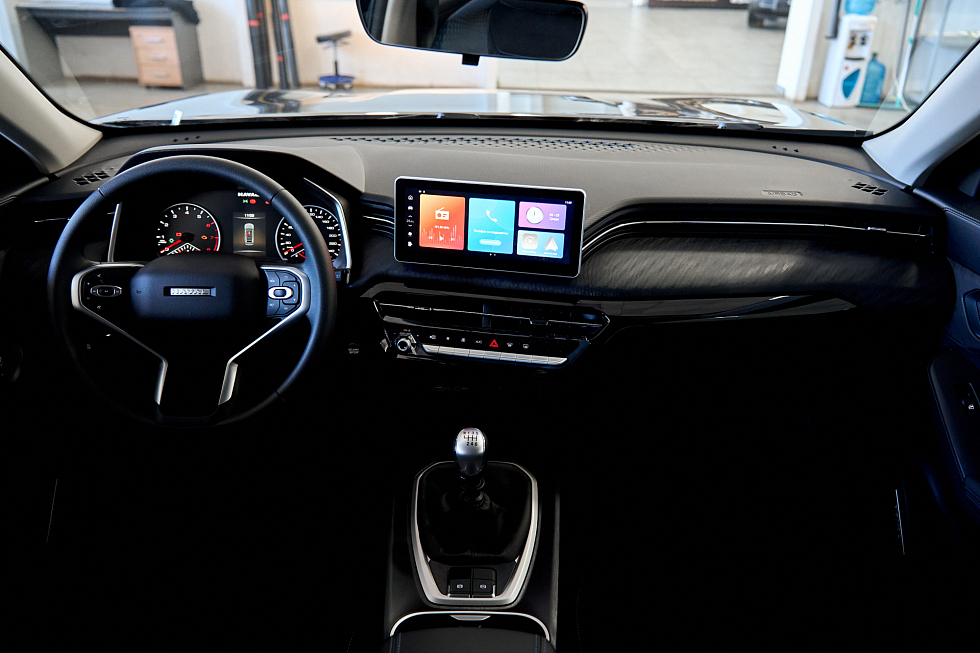 Haval Jolion Комфорт, черный