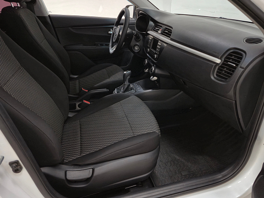 Kia Rio Luxe, 2019 года, пробег 141818 км
