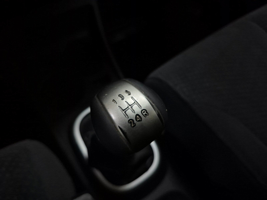 Nissan Tiida, 2010 года, пробег 226257 км