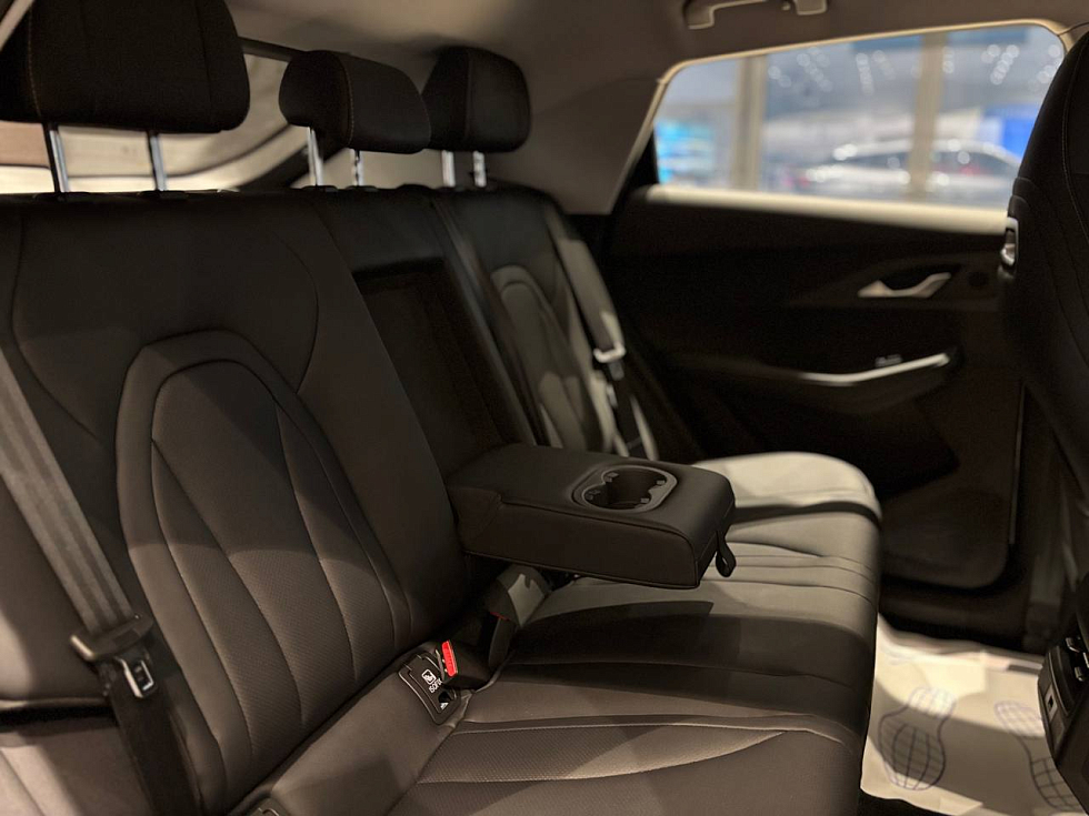 Omoda C5 Drive, серебряный