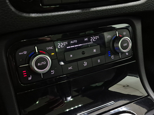 Volkswagen Touareg Wolfsburg Edition, 2017 года, пробег 229911 км