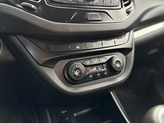 Lada (ВАЗ) Vesta Comfort, 2020 года, пробег 83218 км
