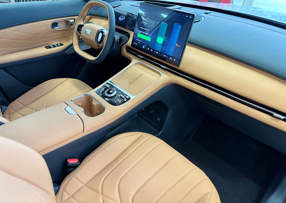 Geely EX5 Гибрид Макс EM-R, серебряный