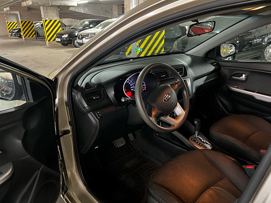 Kia Rio Comfort (без теплых опций), 2014 года, пробег 166000 км