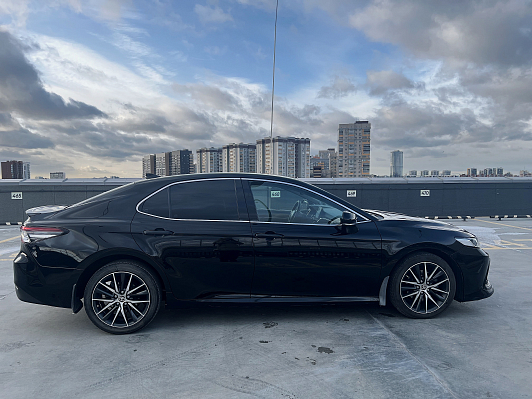 Toyota Camry GR Sport, 2021 года, пробег 130000 км