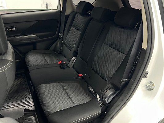 Mitsubishi Outlander Instyle, 2017 года, пробег 139000 км