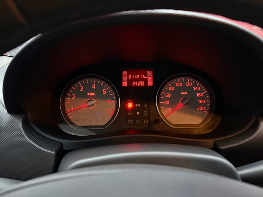 Renault Logan Prestige, 2013 года, пробег 209800 км