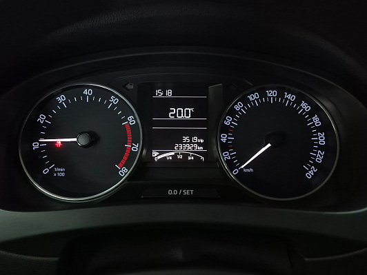 Skoda Rapid Ambition, 2015 года, пробег 233700 км