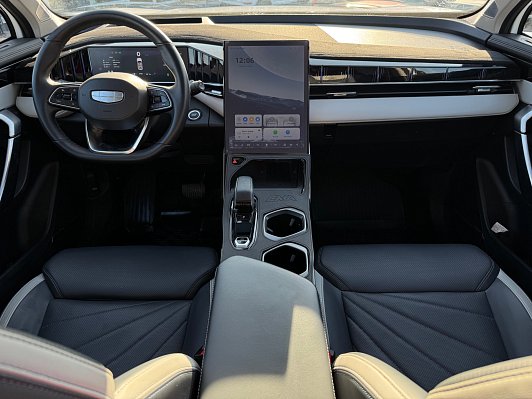 Geely Atlas Флагман, 2024 года, пробег 29257 км