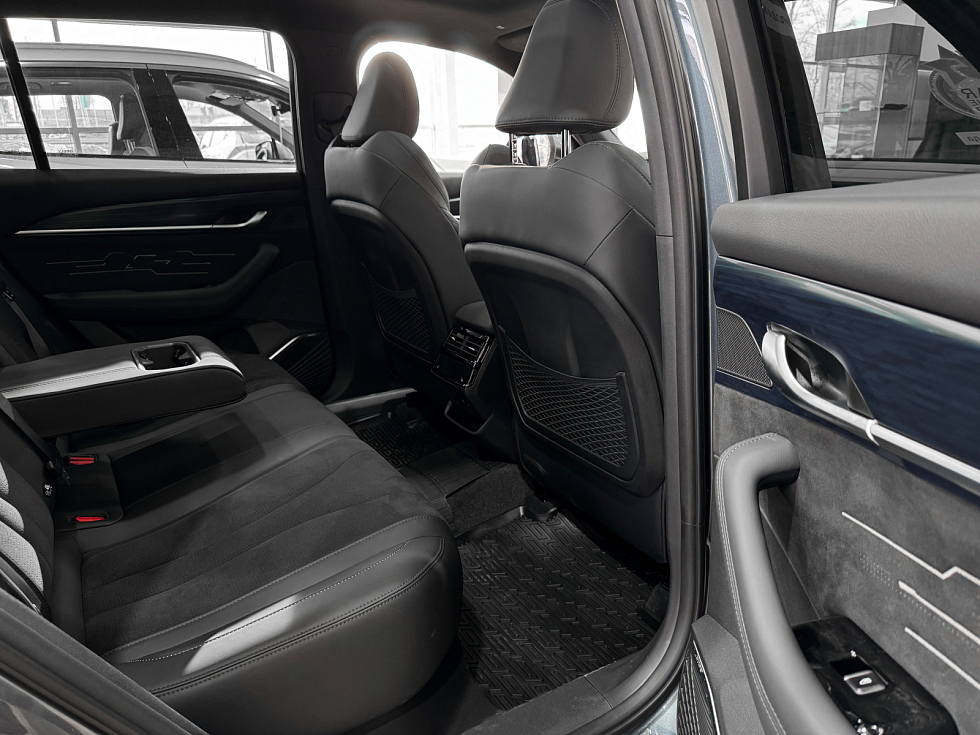 Geely Monjaro Luxury, серый