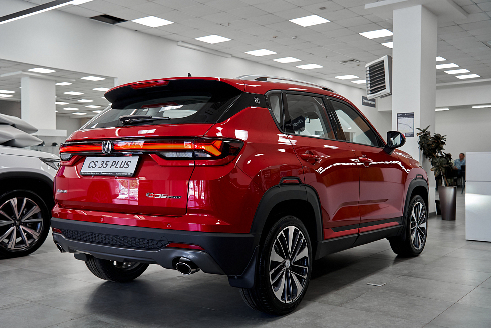 Changan CS35 Plus Комфорт, красный
