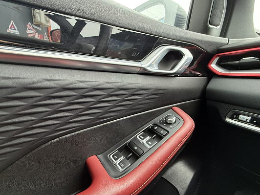 Geely Coolray Flagship, 2023 года, пробег 43000 км