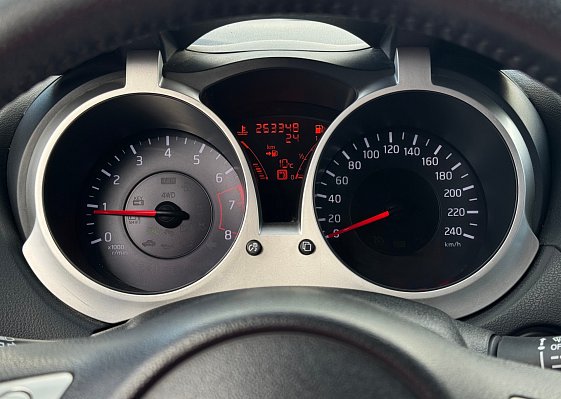 Nissan Juke SE+ Sport, 2012 года, пробег 263000 км