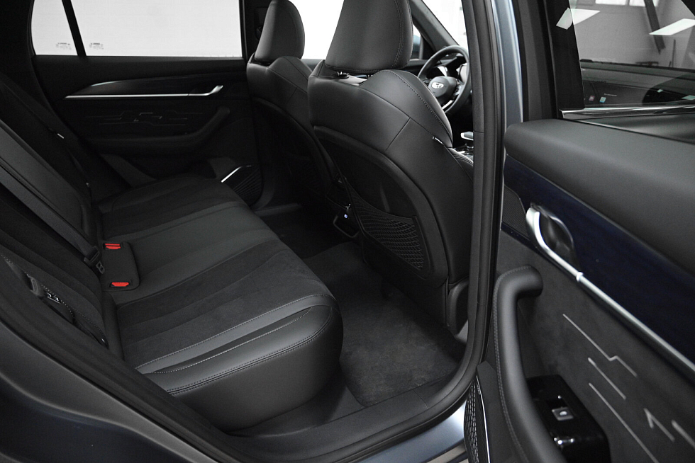 Geely Monjaro Люкс (2023-2025), серый