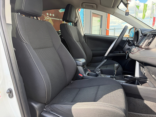 Toyota RAV4, 2016 года, пробег 146680 км