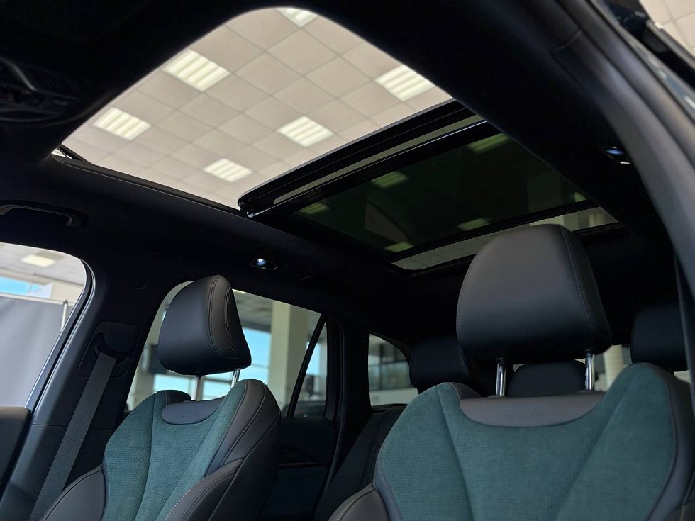 Geely Monjaro Люкс, зеленый