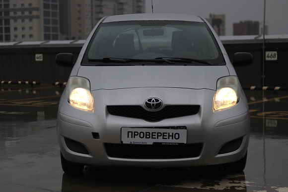 Toyota Yaris, 2009 года, пробег 225000 км