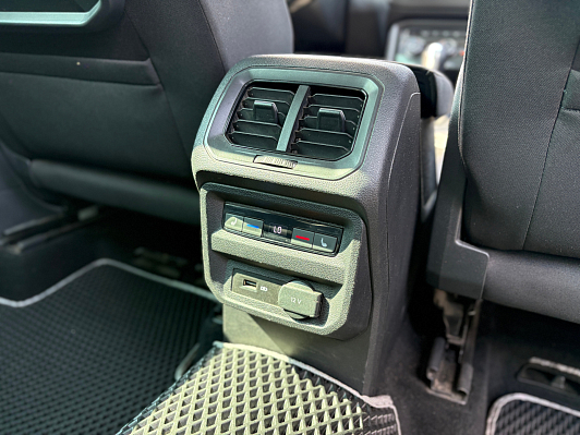 Volkswagen Tiguan CONNECT, 2018 года, пробег 130907 км