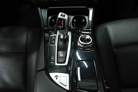 BMW 5 серии, 2014 года, пробег 186538 км