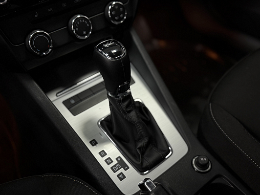 Skoda Octavia Ambition, 2019 года, пробег 164559 км