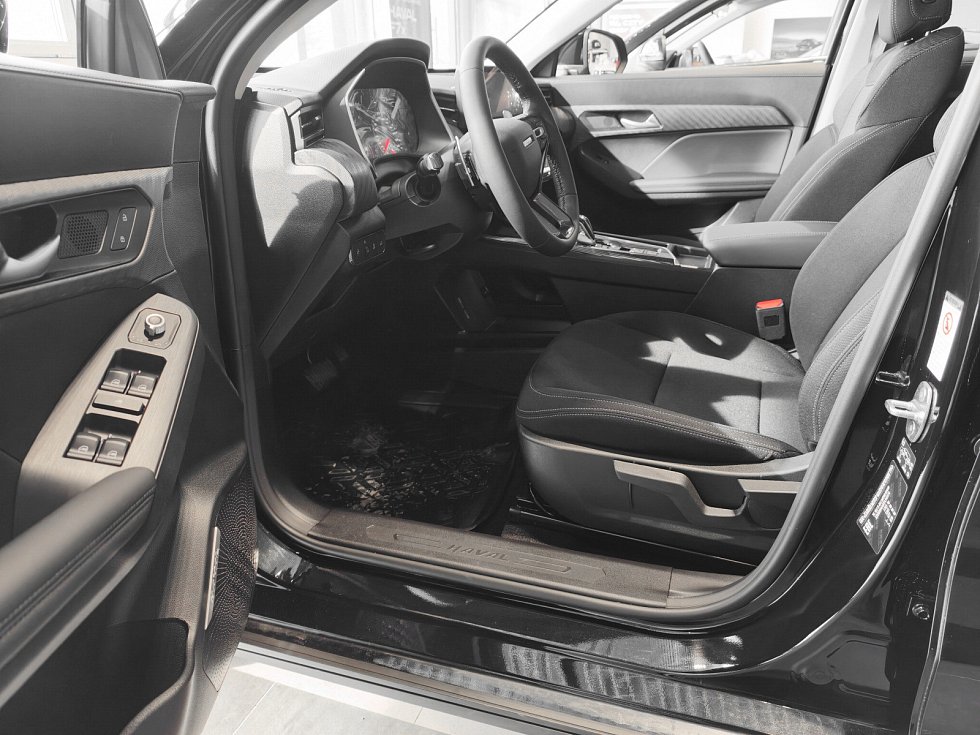Haval Jolion Оптимум, черный