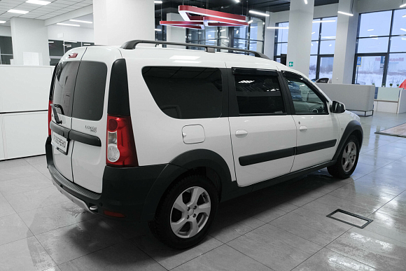 Lada (ВАЗ) Largus Luxe (5 мест), 2019 года, пробег 203000 км