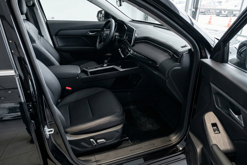 Haval Jolion Премиум, черный