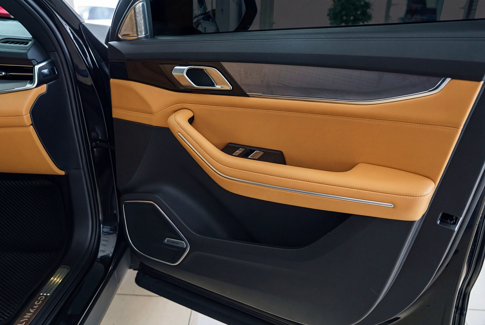 Nordcross 001 Ultra, черный