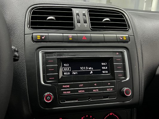 Volkswagen Polo Comfortline, 2018 года, пробег 122000 км