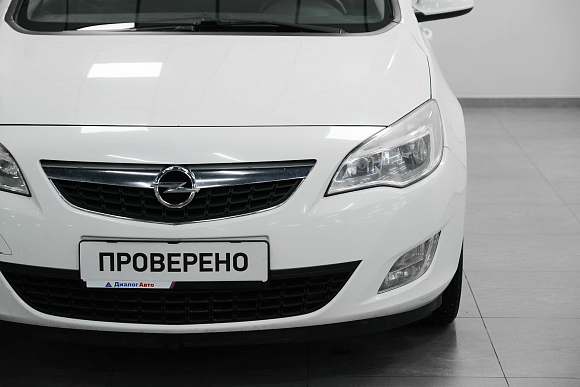 Opel Astra, 2012 года, пробег 134387 км