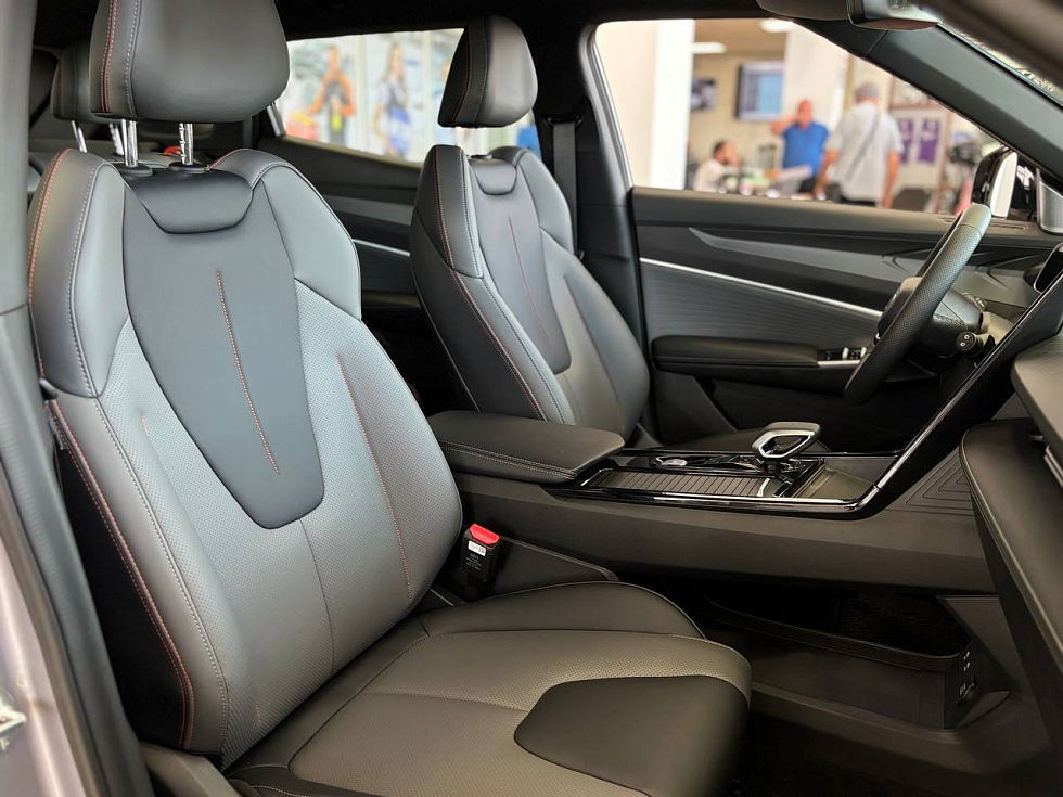 Geely Cityray Flagship Sport, серебряный