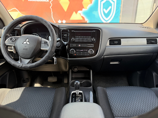 Mitsubishi Outlander Intense, 2013 года, пробег 186256 км