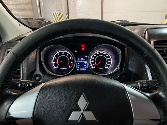 Mitsubishi ASX Invite, 2011 года, пробег 228000 км