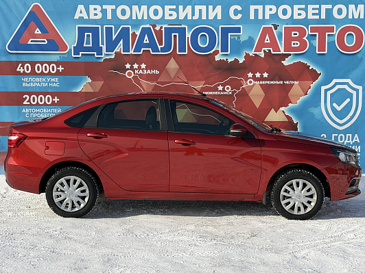 Lada (ВАЗ) Vesta Comfort Multimedia (2018-2019), 2017 года, пробег 64000 км