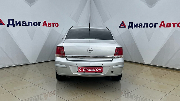 Opel Astra Essentia, 2010 года, пробег 186000 км