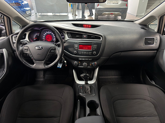 Kia Ceed, 2018 года, пробег 100000 км