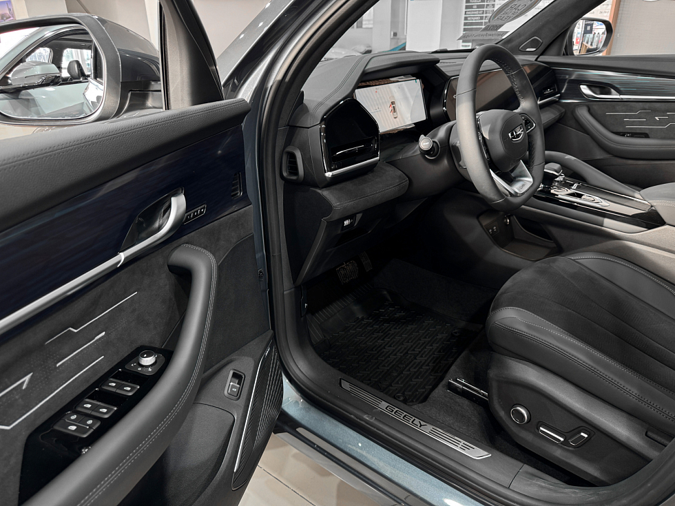 Geely Monjaro Luxury, серый