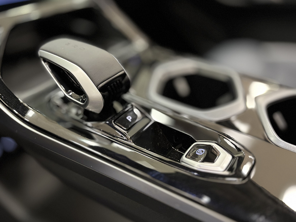 Geely Atlas Luxury, белый