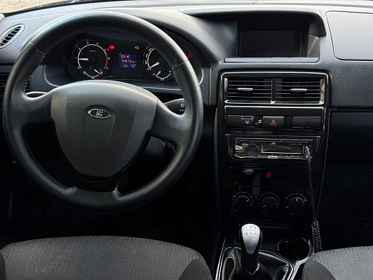 Lada (ВАЗ) Priora Standard 21702-40-050, 2017 года, пробег 144578 км