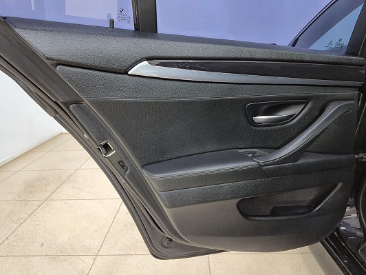 BMW 5 серии, 2014 года, пробег 290985 км