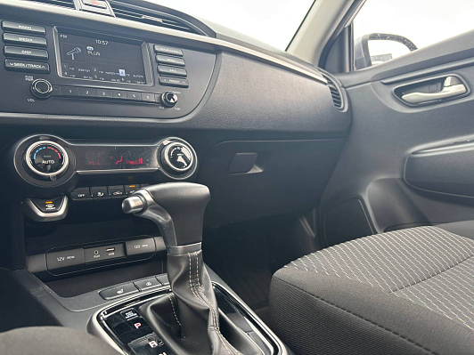 Kia Rio Luxe, 2019 года, пробег 120740 км