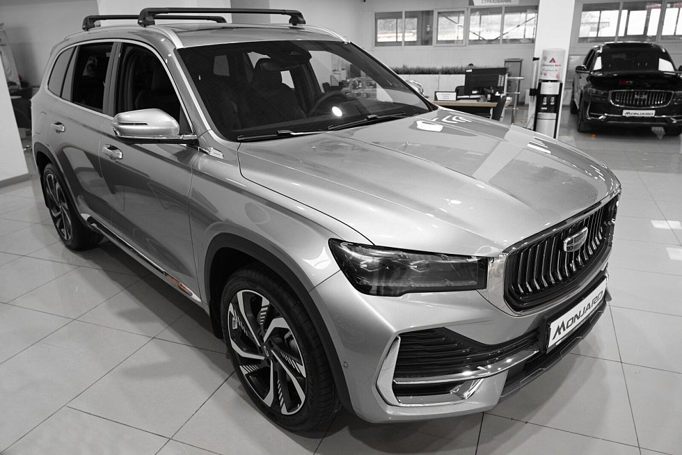 Geely Monjaro Flagship, серебряный