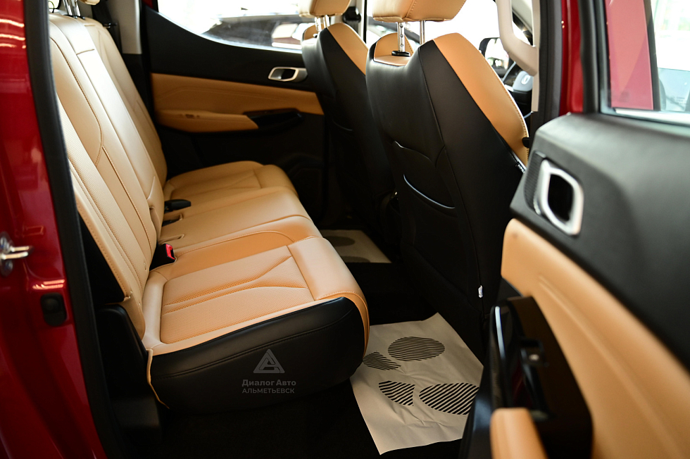 Changan Hunter Plus Luxe, красный