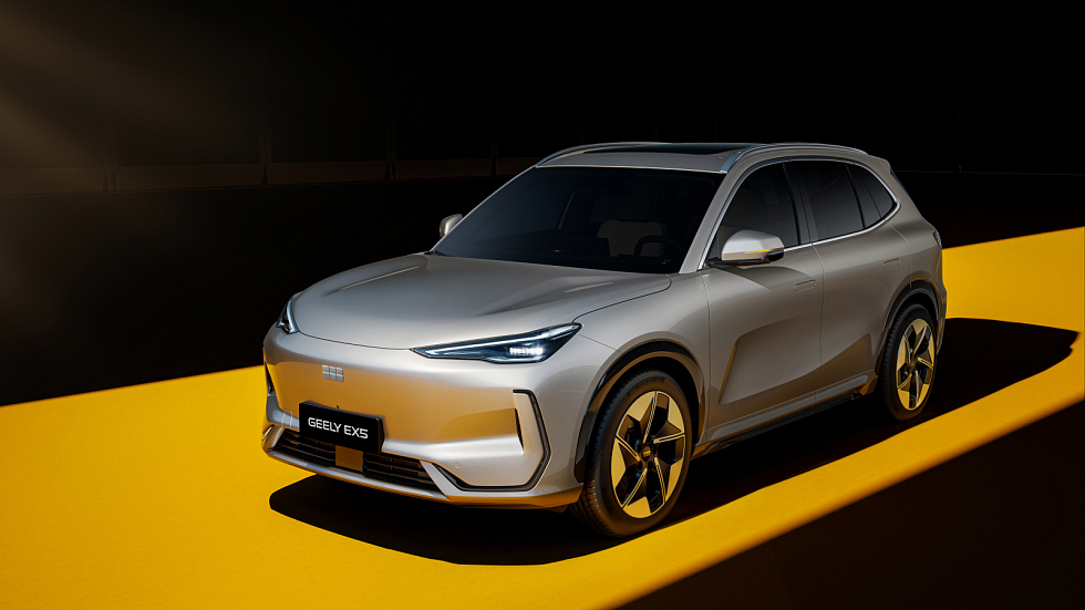 Geely EX5 Max, серебряный