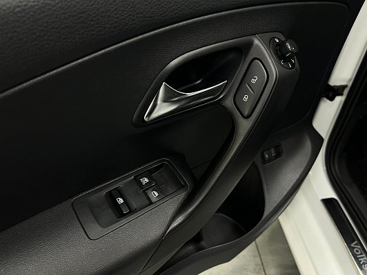 Volkswagen Polo Comfortline, 2015 года, пробег 91392 км