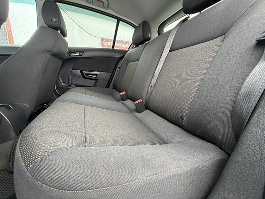 Opel Astra, 2012 года, пробег 234642 км