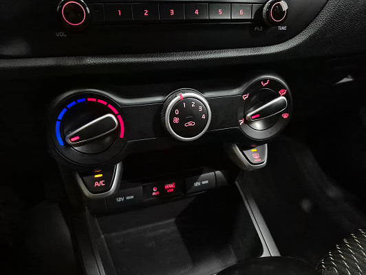 Kia Rio, 2019 года, пробег 123857 км