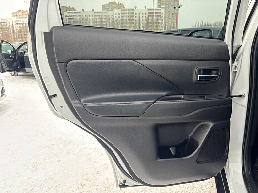 Mitsubishi Outlander Instyle, 2021 года, пробег 83293 км