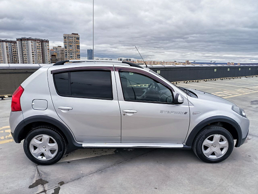 Renault Sandero Stepway, 2014 года, пробег 183000 км